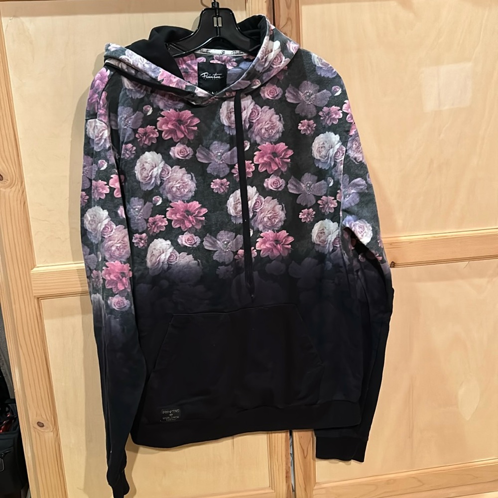 Primitive worldwide Mens floral sweatshirt. Large